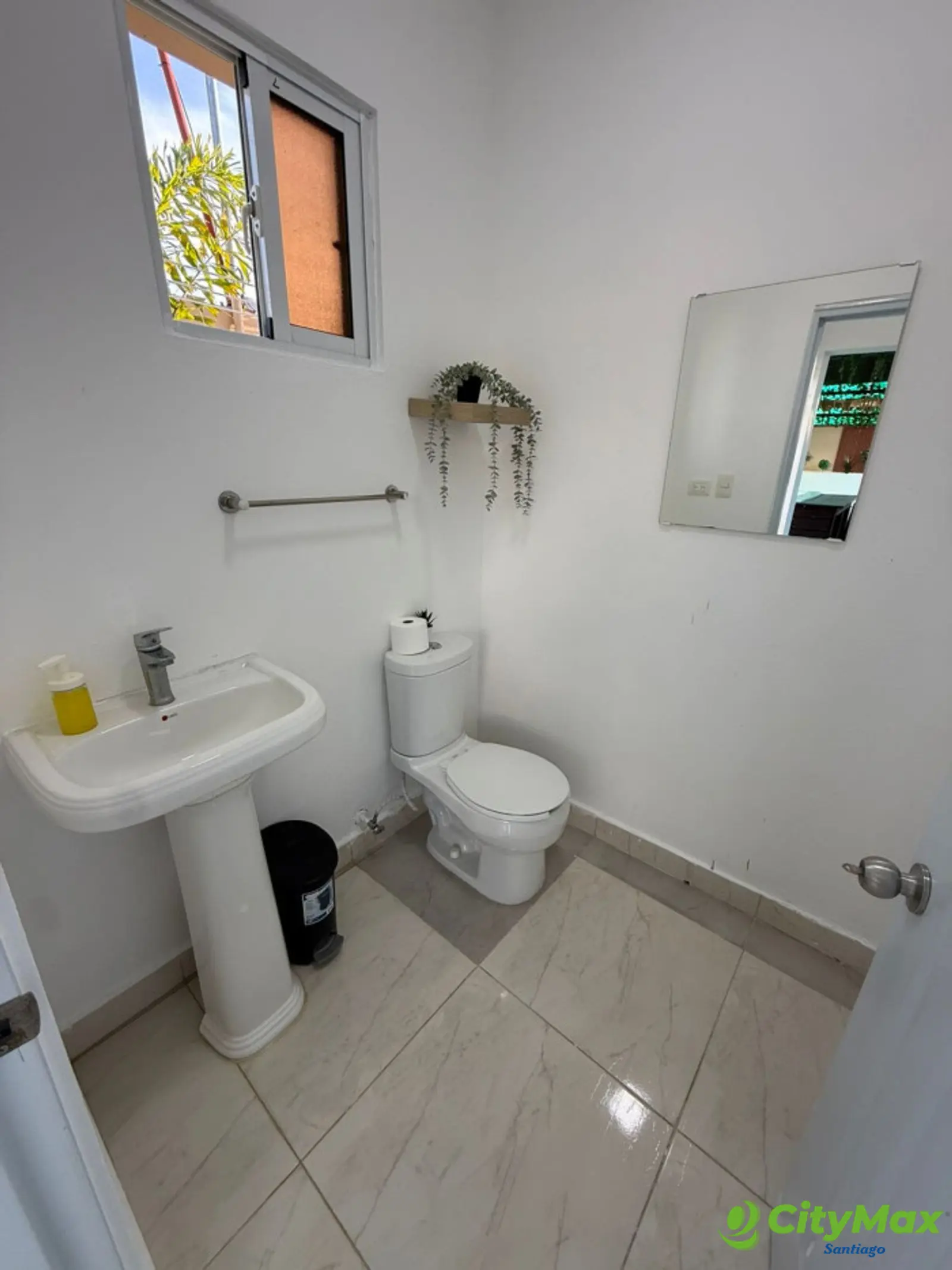 VENTA DE CASA CON PATIO Y PICUZZI EN SANTIAGO - foto 16