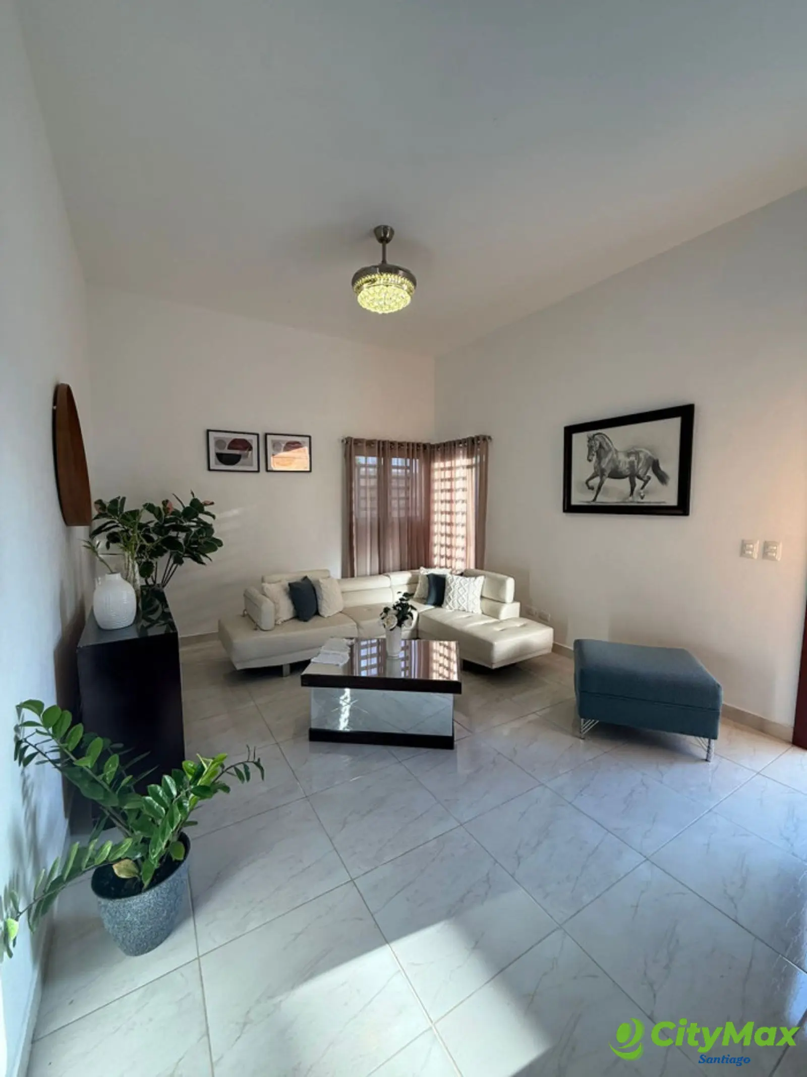 VENTA DE CASA CON PATIO Y PICUZZI EN SANTIAGO - foto 8